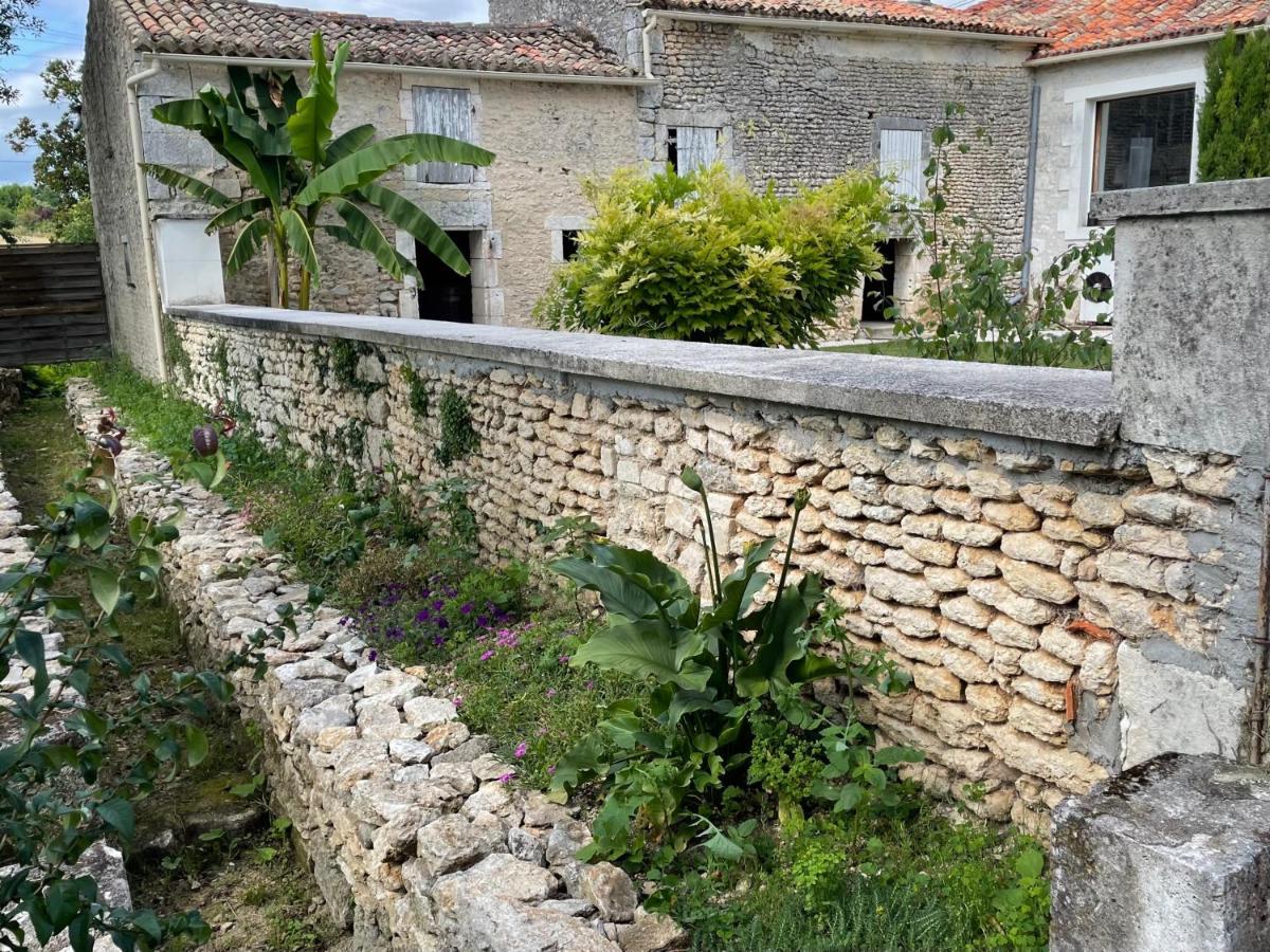 Le Maine N 5 - Fleac Angouleme - Suite Tilleul Exteriör bild